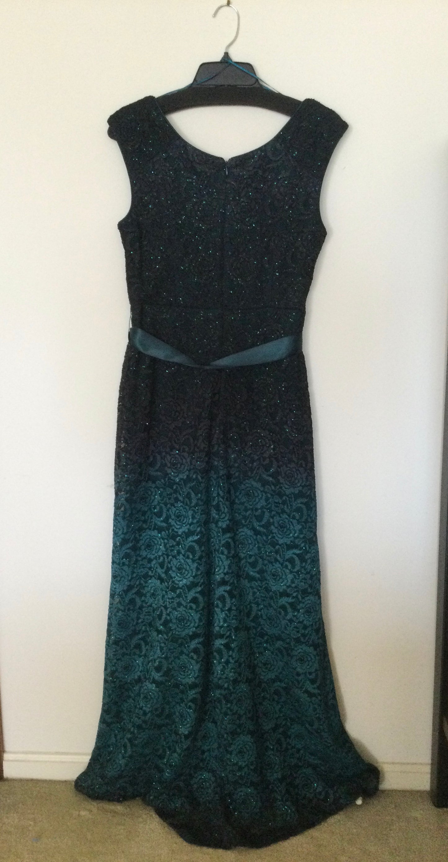 (AD#) Dress Sz 8 R&M Richards Formal